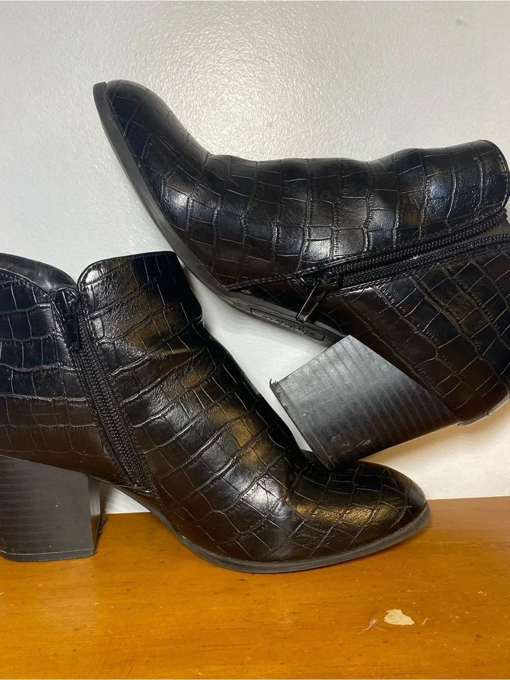 Style & Co Women’s 7.5 Ankle Zipper Boots Booties Black Faux Crocodile Mid Heel